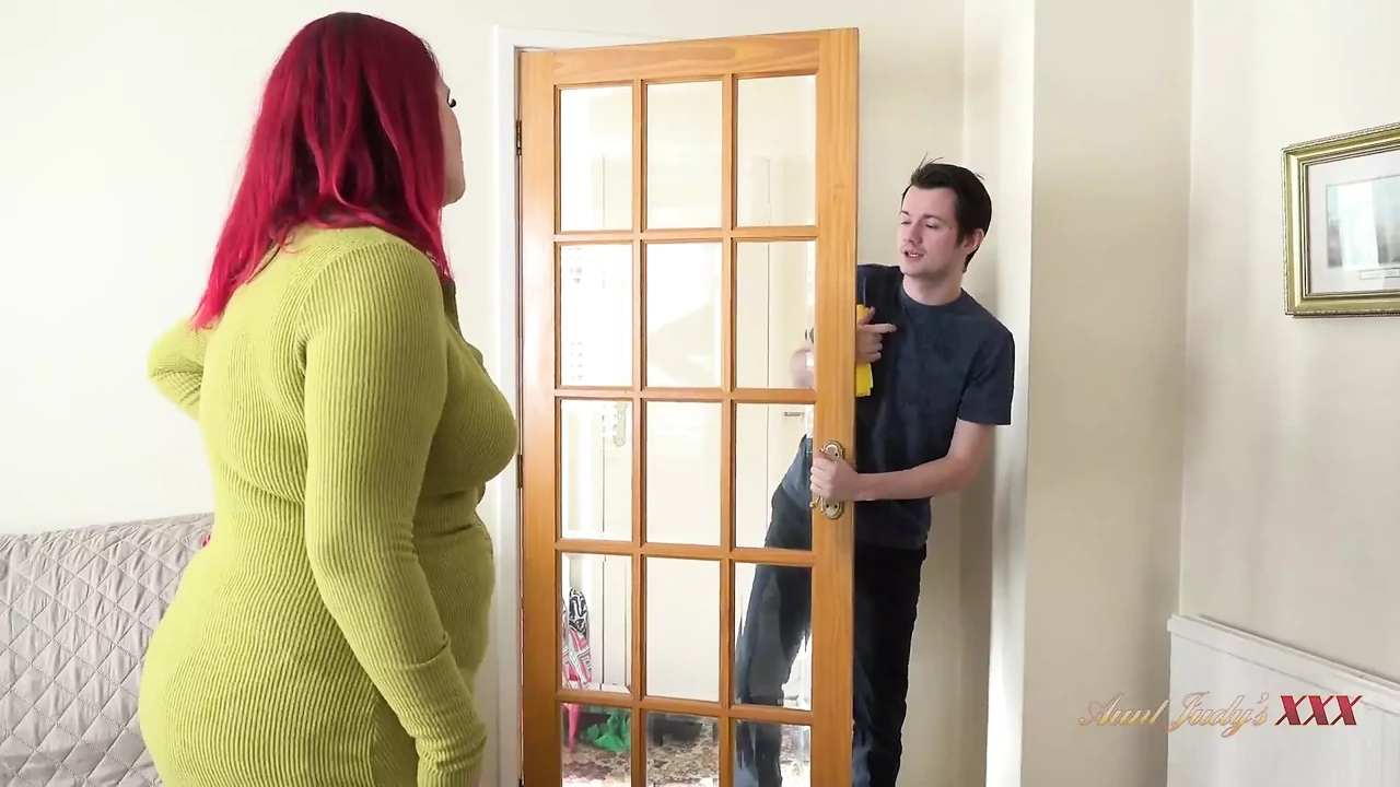 AuntJudysXXX – Curvy MILF Juliet Fucks the Window Cleaner