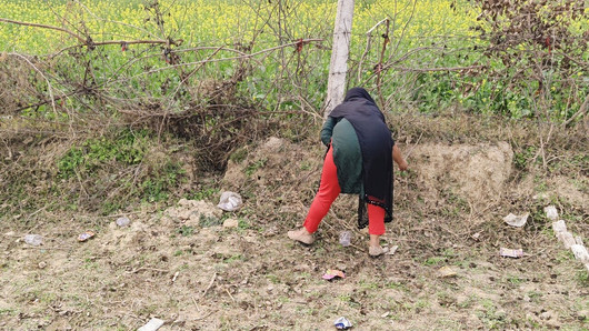 Maestra y estudiante están follando al aire libre. novia del pueblo caliente desi india chica