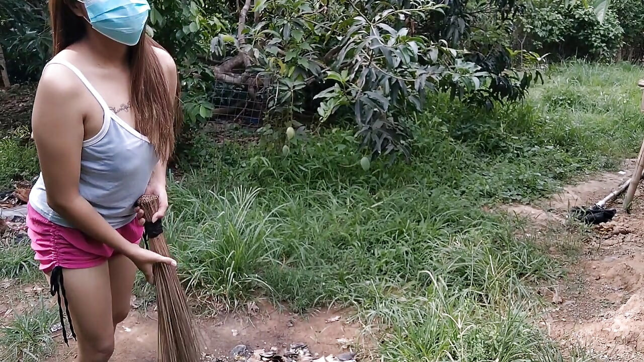 Asian housemaid seduce his old boss while her wife is not around