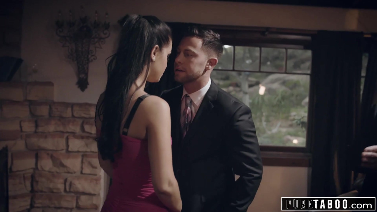 純粋なタブー痴女がビジネスマンに屈辱-公共ファック