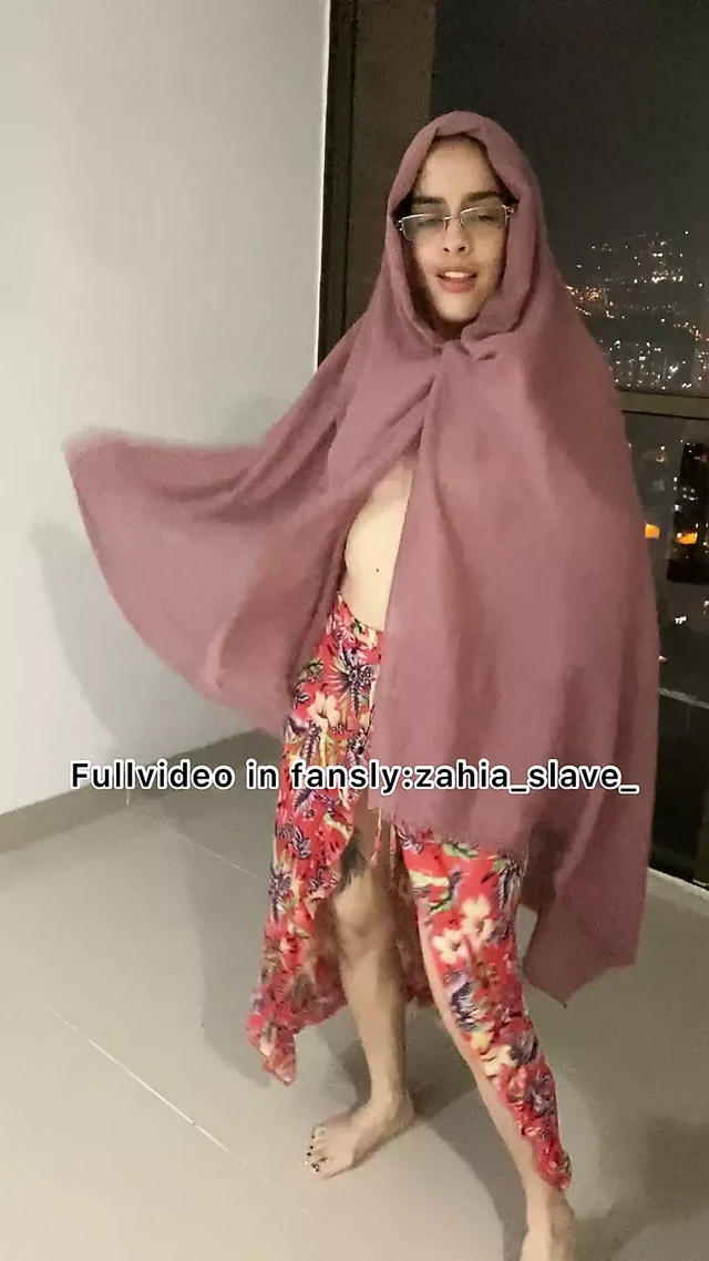 Opening my anus to the maximum