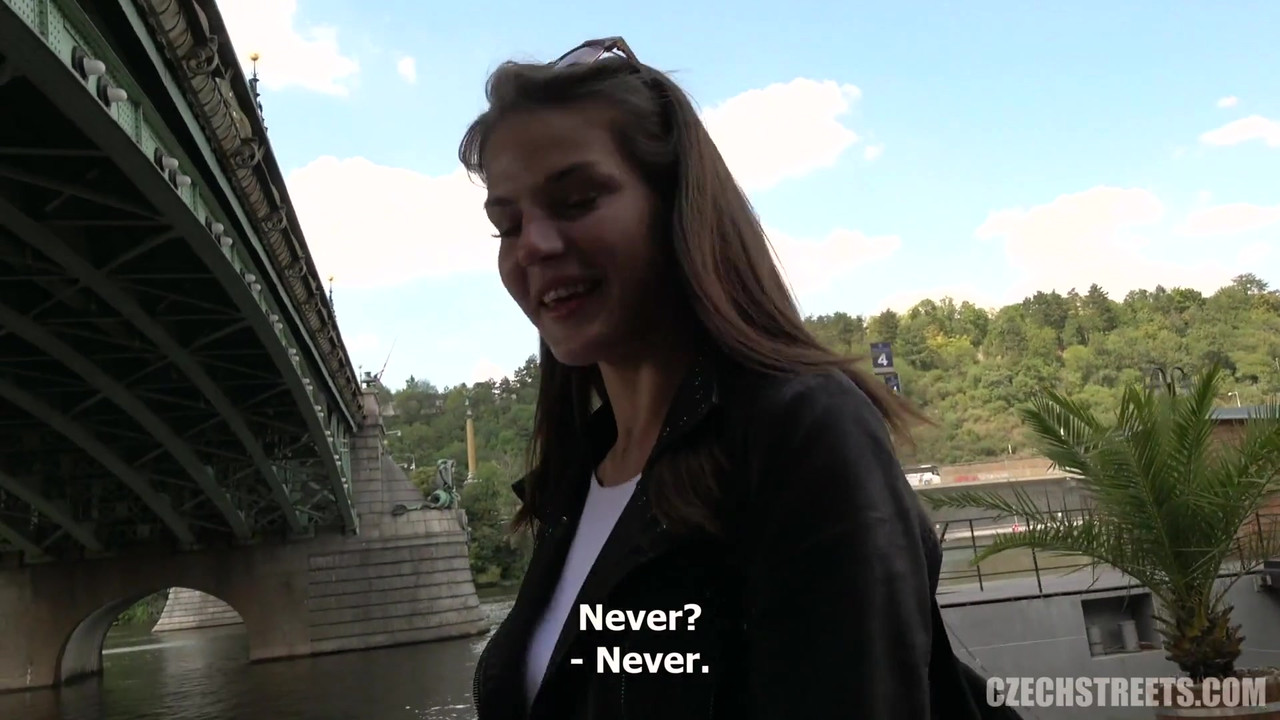 Czech Streets - 有史以来最害羞的女孩