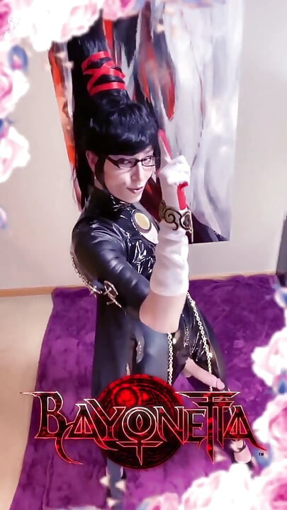 Sexy TS Bayonetta POV suger og knuller med sakte film 'witch time' rumpeknull og orgasme med sprut