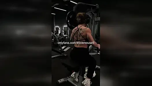 TikTok Teen's Pussy Slip-Up: Accidental Virgin Exposure!