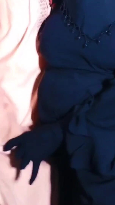 Beautiful Bengali woman in burqa having fun with her lover | Clip 1