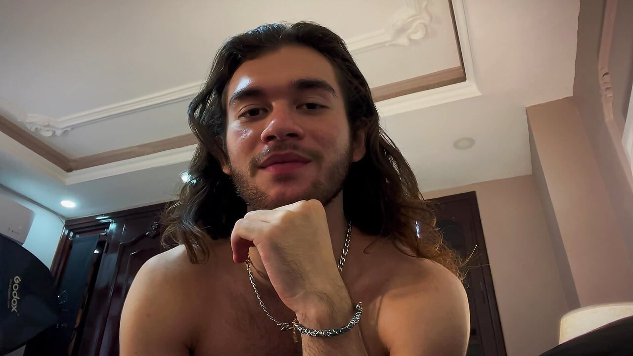 The Neighbor Did Not Resist... and Came to Check What the Rumor Said