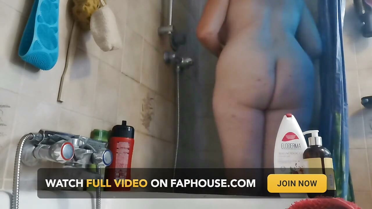 Shower Ritual Warm Water, Lather & Glistening Skin Pee and Farts