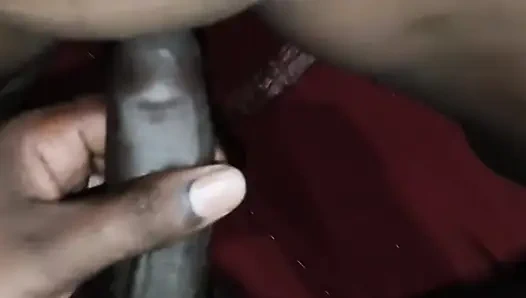 Tüm pozisyonlarda desi kız arkadaş büyük zenci yarağı sert sikiyor