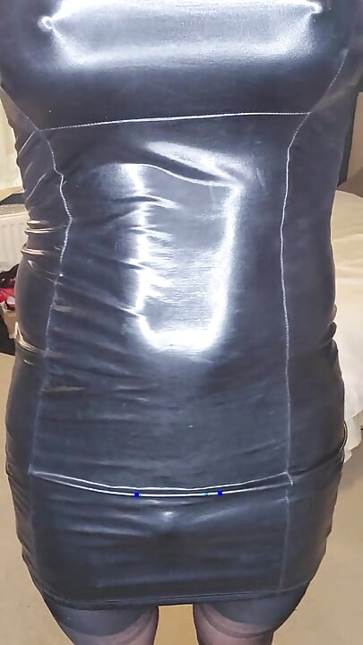 JessicaXD - 젖은 드레스를 뽐낸다