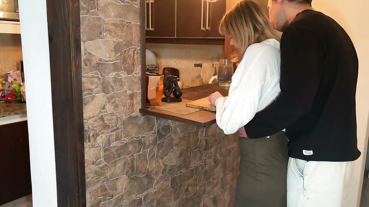 Teaching Fan How to Cook: Kissing Dry Hump, Grinding