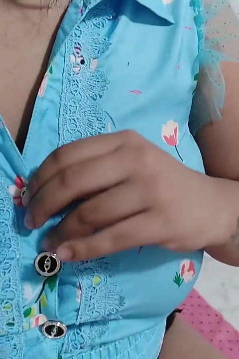 その大きなおっぱいを触って