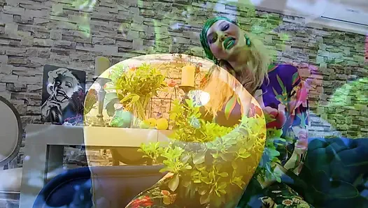 Kiss, Gift Ivys grüne lippen