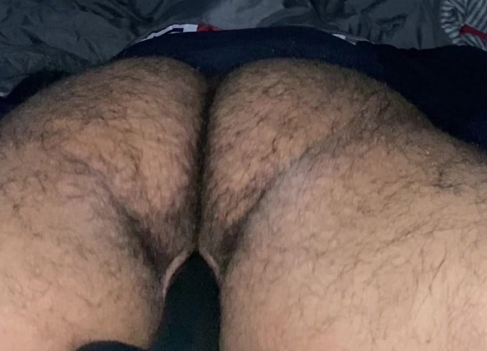 Dildo ostaje unutra u ovoj mokroj uskoj pički