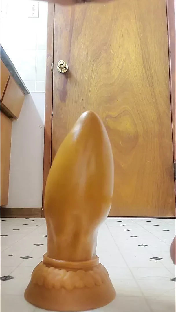 Xxl silicone butt plug
