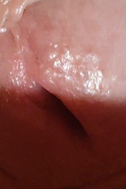 スーパーダディの膨らんだ穴は欲情で脈打っていた。