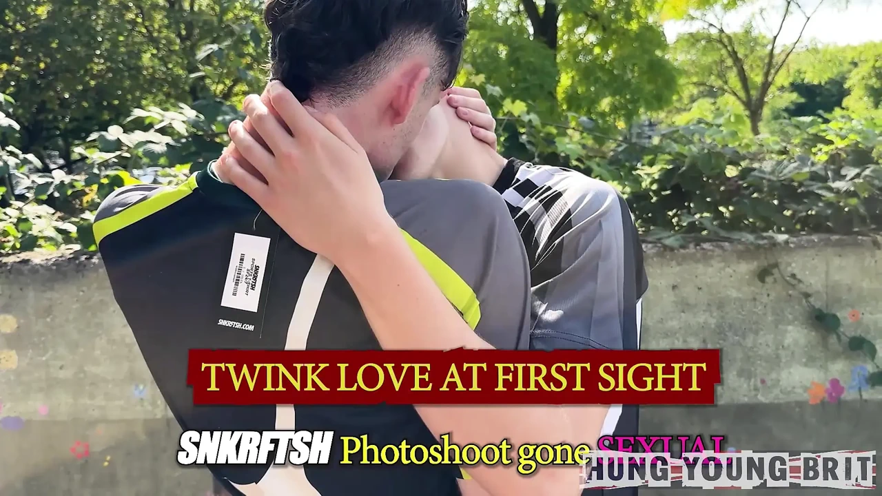 MULTIPLE CUM SHOTS TWINKS SOAKS STRANGERS BED