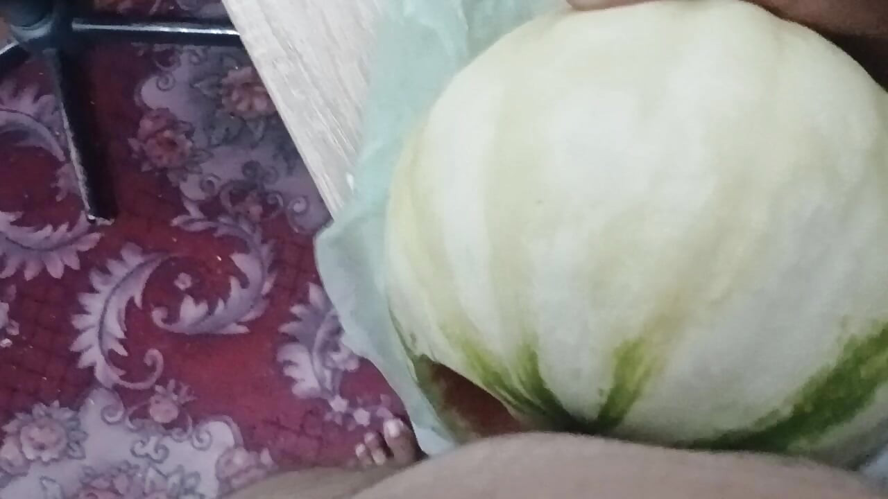 Pomelo is so erotic