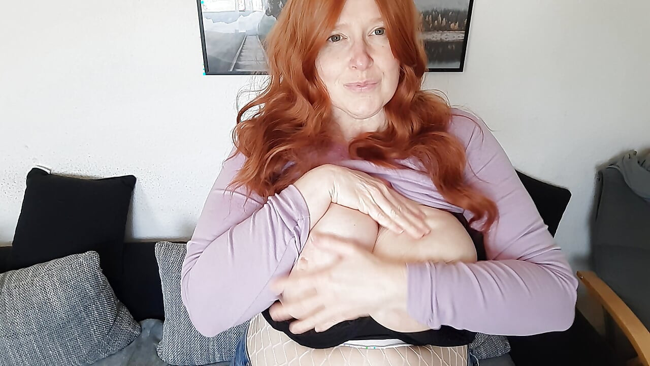 Meine Titten Sind Zu Groß Für Meine Kleinen Hände