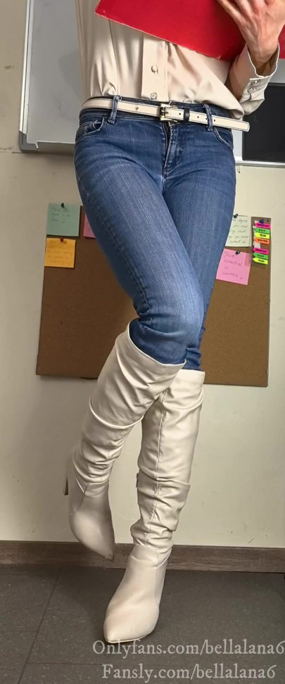 Teacher's toy was controlled during class and she squirted in jeans and boots. Even her socks got soaked