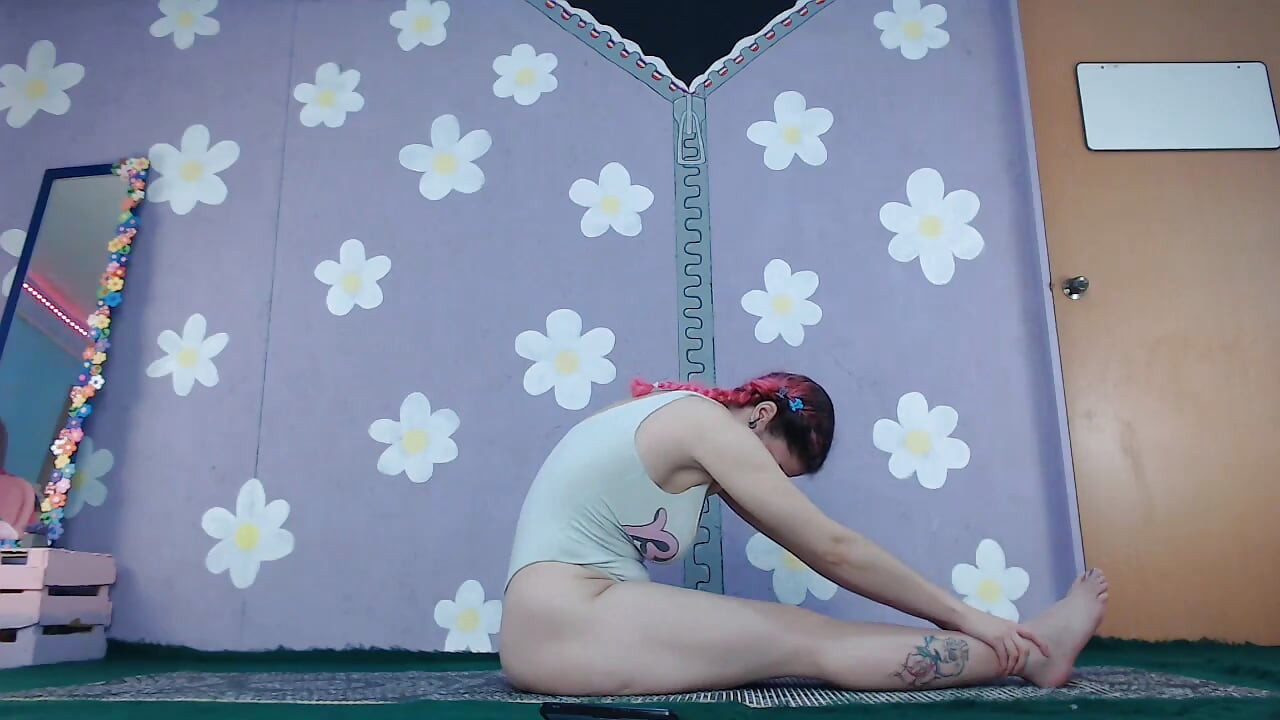 กิจกรรมออกกําลังกายโยคะไลฟ์สตรีมสดมือใหม่