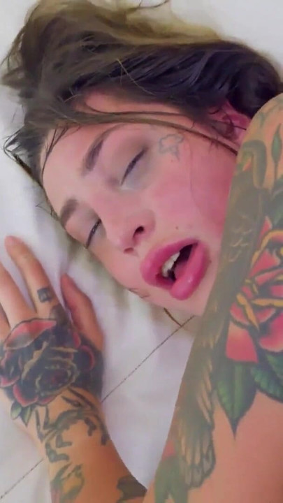 Cute Brunette Dia Gets Her Pussy Pounded For The Holidays By Toby Dick! | Clip 2