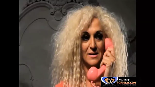 Milf and her guy find themselves alone vidz.vintagepornbay
