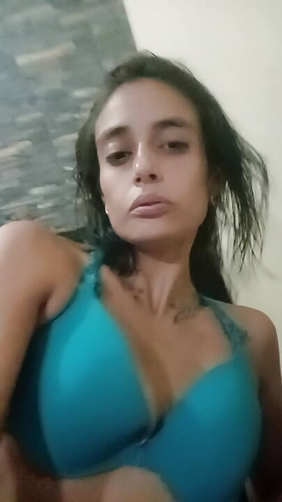 לטינית מקסיקנית חמה באופן טבעי