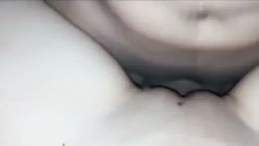 A big quick fuck to this white girl