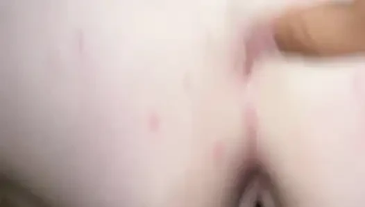 Büyük boy beyaz kadın Meksikalı adamın kalın yarağını emiyor