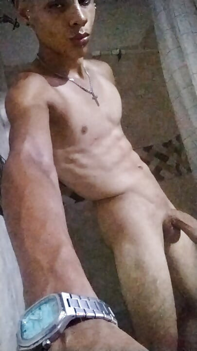 2 jerking-off sessions in 1 video: athletic man