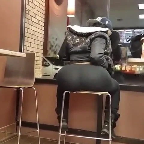 Black Chick Shaking That Ass