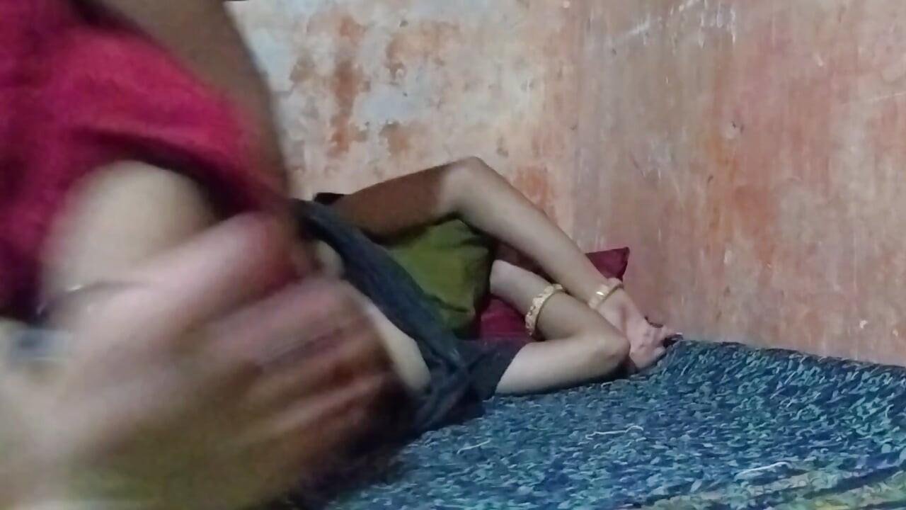 Bimar Gharwali Ki Mari Chut