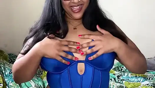 Азиатская толстушка соблазняет тебя своей огромной задницей