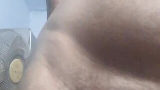 Memenuhi keinginan penuh nafsu sama kontolku yang berbulu... Hadiah gratis yang tak bisa dihentikan...