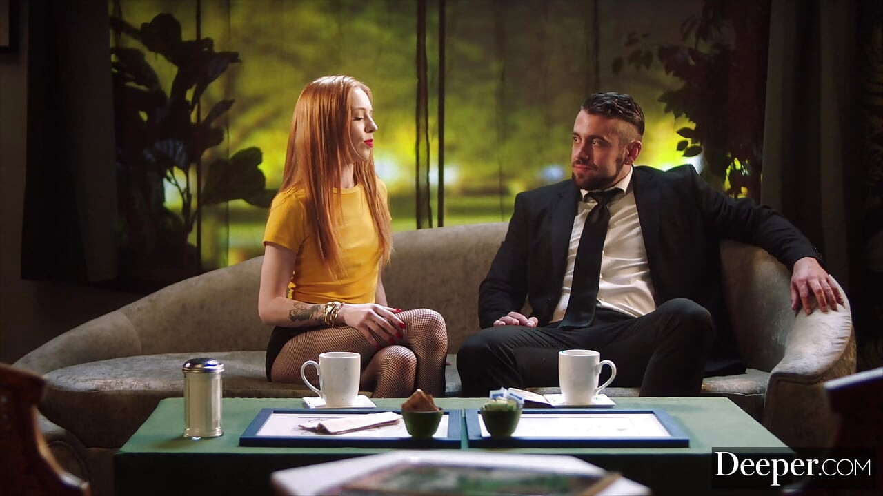 Tiefer. Zierliche devote rothaarige Madi Collins kann nicht aufhören, während des analsex zu squirten