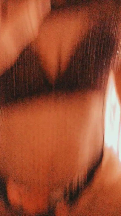 Bulgar orta yaşlı seksi kadın Petya aldatıyor, sakso çekiyor ve içine boşalıyor | Klip 1