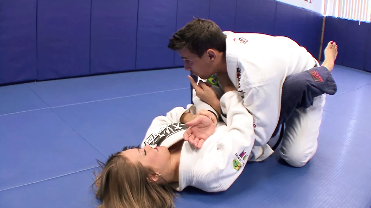 Big digger Manuel Ferrara gives the cute brunette a hard fuck after exercise