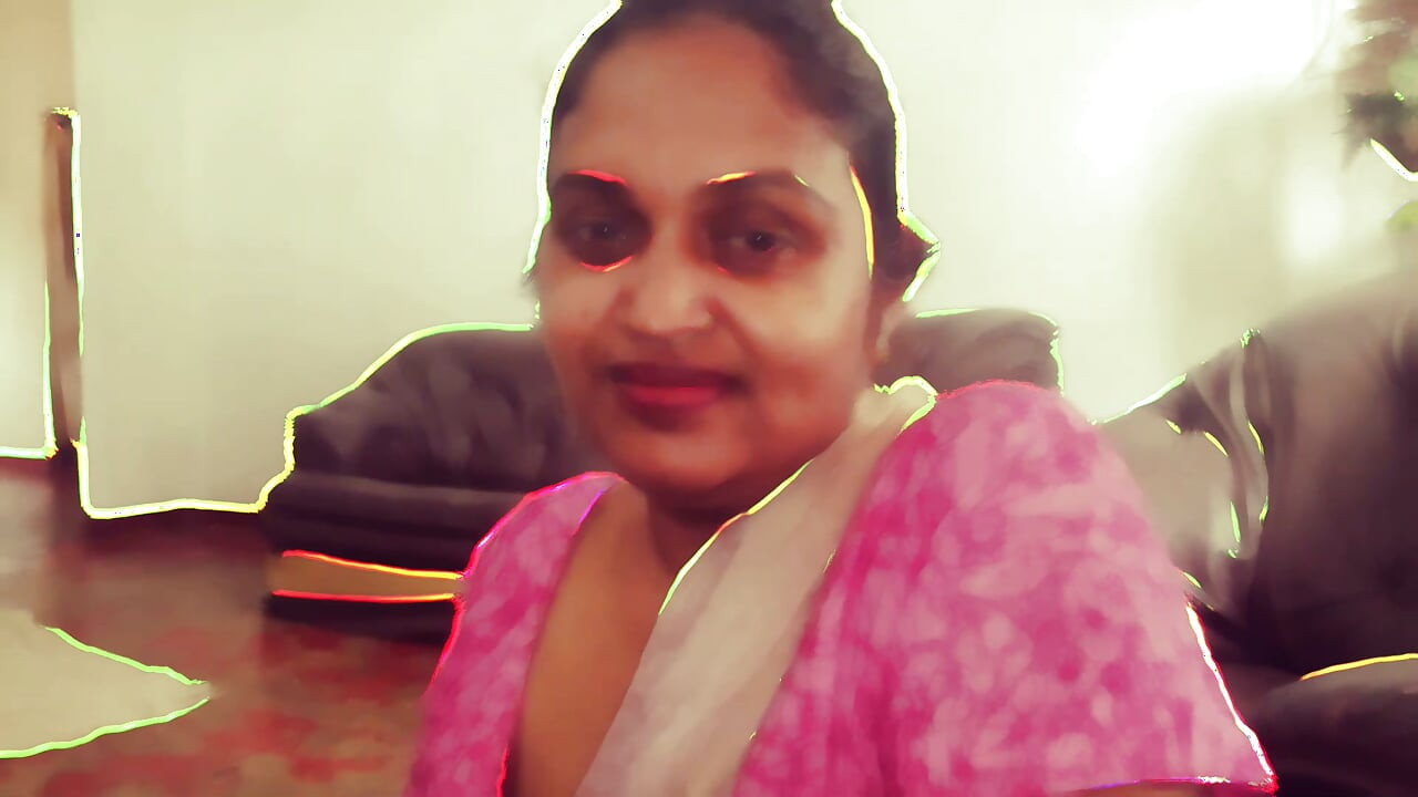 Desi housemaid had her master's cigar whilst madam is away