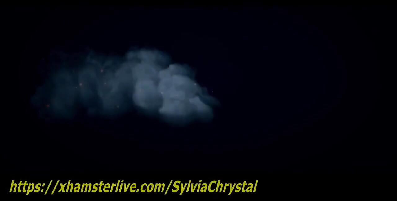 Sylvia Chrystall Can't Help to Her Boy but Cum with Hitachi Magic Wand