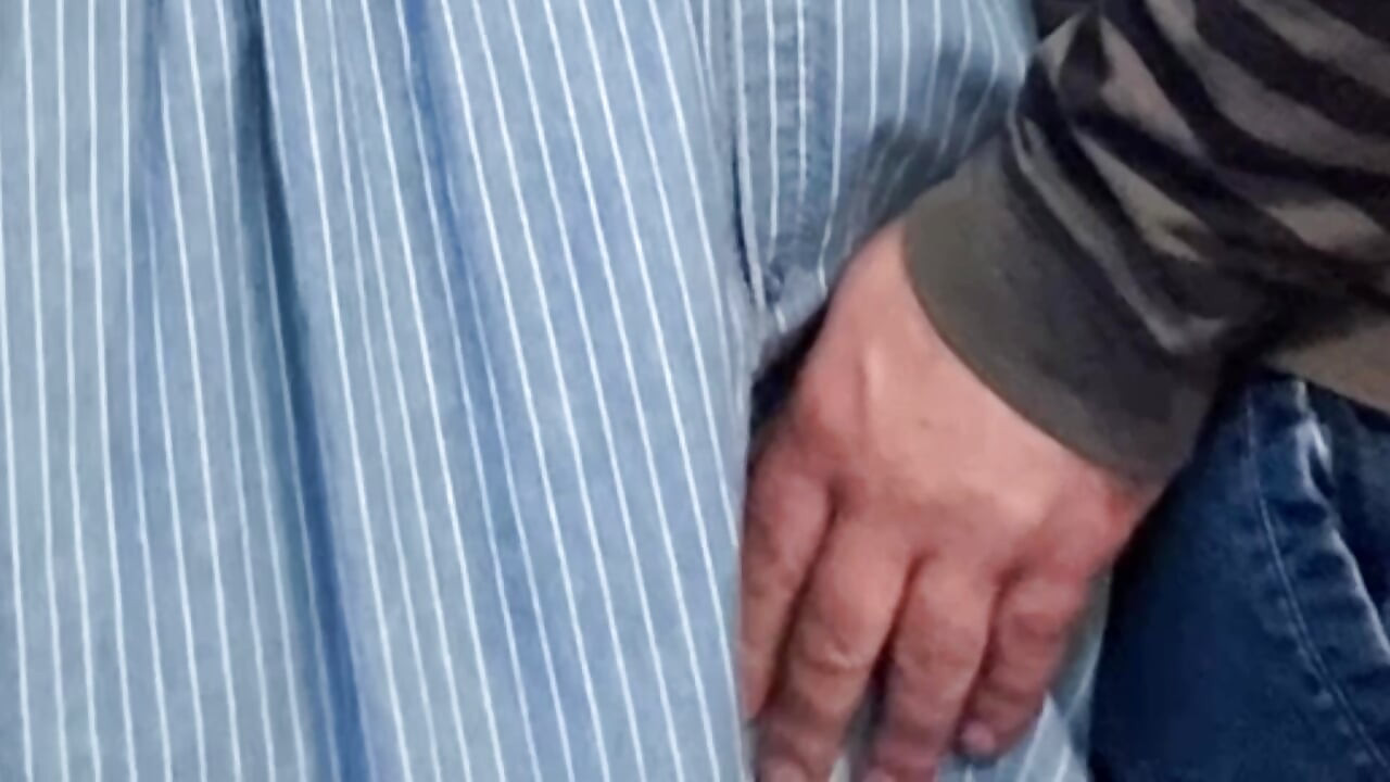 Degete perverse sub rochia mea futându-mi cu degetul pizda