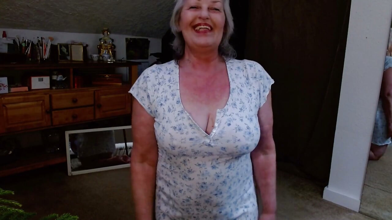 14zerosix American PAWG Dawnskye Sent 2 Pair of Panties Plus a Pussy Pop to Gabriel
