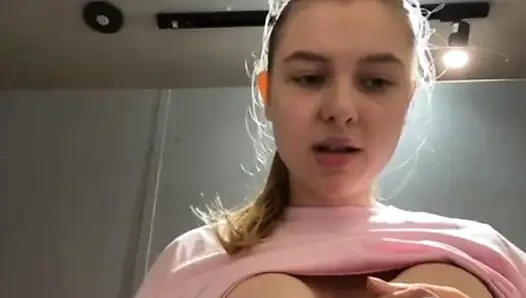 Мастурбирую в спортзале с Jucielussie