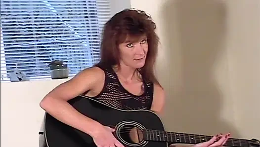 Rocker melakukan pemotretan telanjang musikal