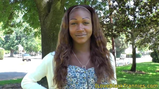 Busty nubian transexual in solo session