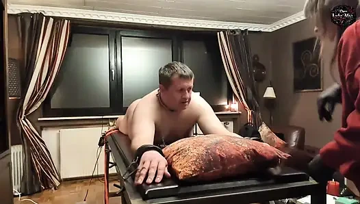 DomLady Mia - Bestrafung des Schreckens für den Sklaven - Training: Arsch gefickt mit der Fickmaschine - Teil 1