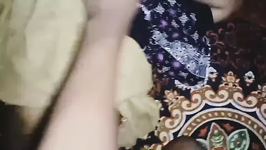 Azgın kızın sıkı kıllı amcığı sert sikiliyor Hindistan misyoner porno xham