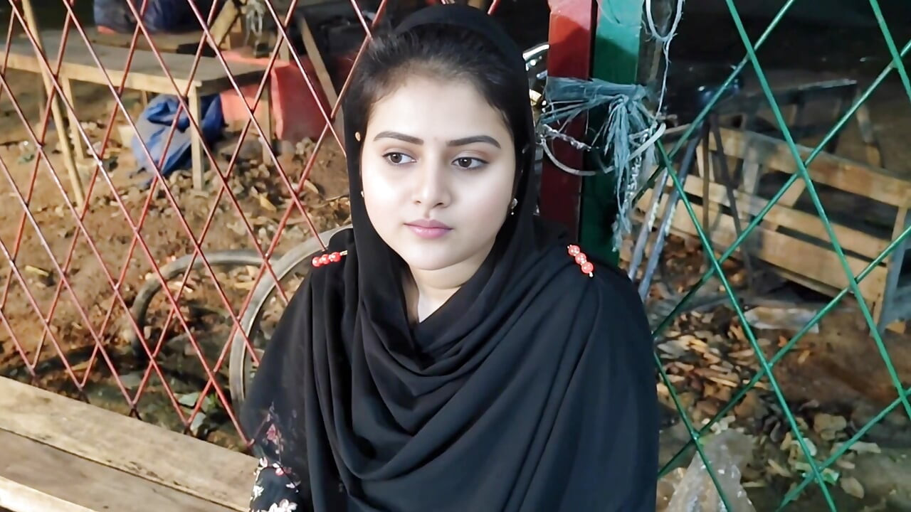 Thumbnail of Eshita, a beautiful Bangla girl, fucking outdoors