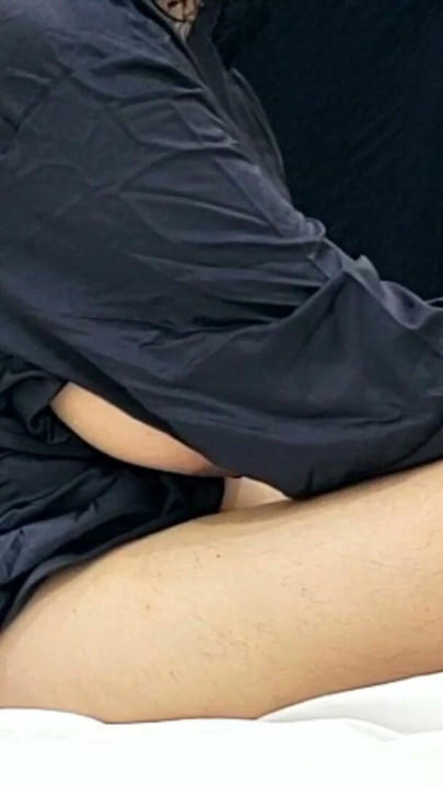 Super het milf faustina pierre var så kåt at hun viser fram store pupper og fingrer den våte fitta si for deg | Klipp 2