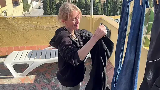 ÇAMAŞıR MAKINESI ODASı - KOMŞU YARAK EMIYOR VE AĞZıNA BOŞALıYORUM