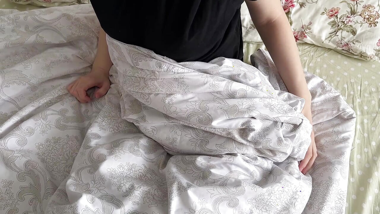 When Parents Are at Work I Fuck My Hot Stepsis